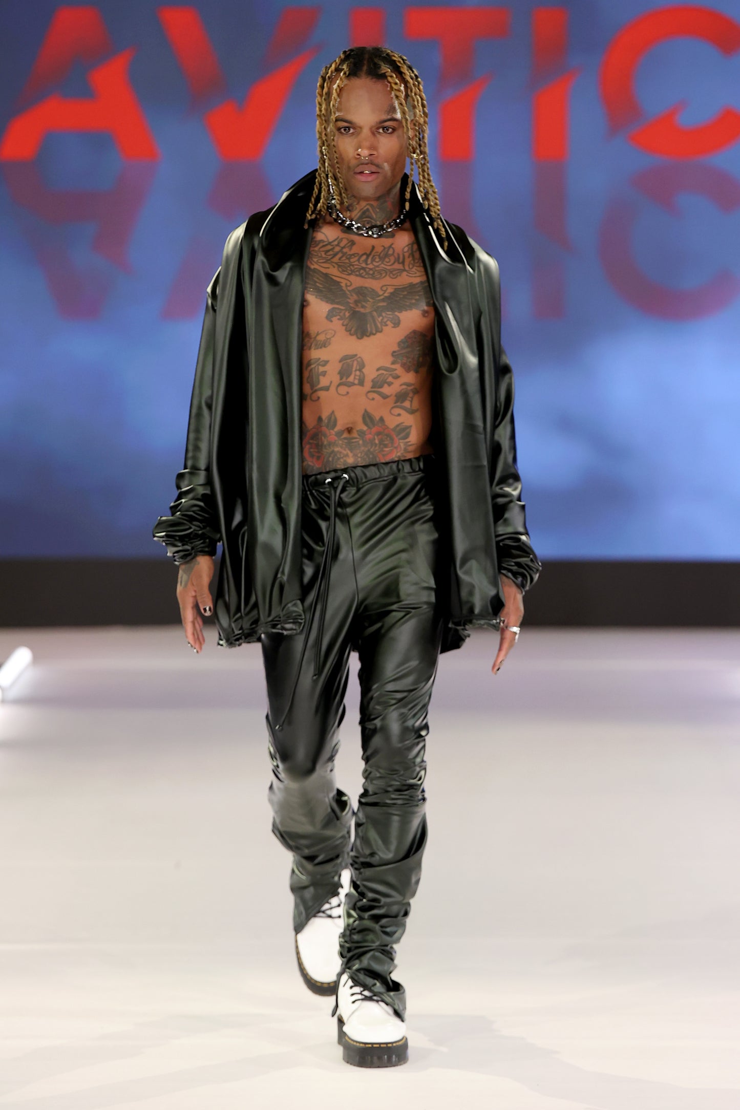LAVITICUS LEATHER SUIT
